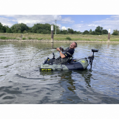 Black Cat Battle Boat Set Belly Boot Set inkl Motor 170cm x 113cm Außenbordmotor